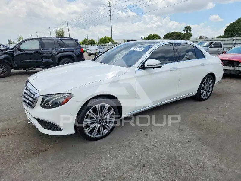 2020 Mercedes Benz E-Class фото