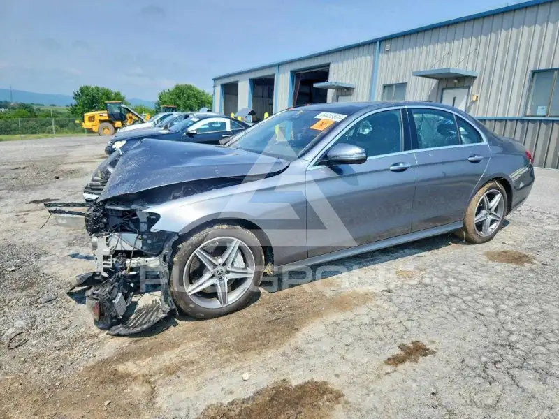 2020 Mercedes Benz E-Class фото