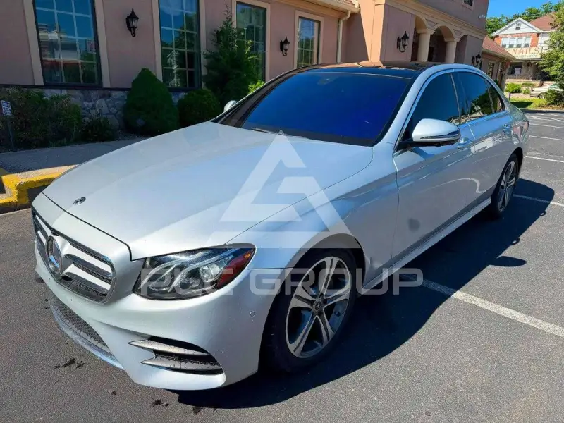 2020 Mercedes Benz E-Class фото