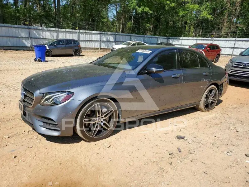 2020 Mercedes Benz E-Class фото