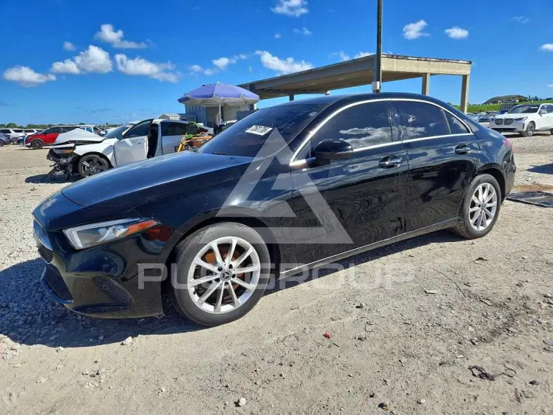2020 Mercedes Benz A photo