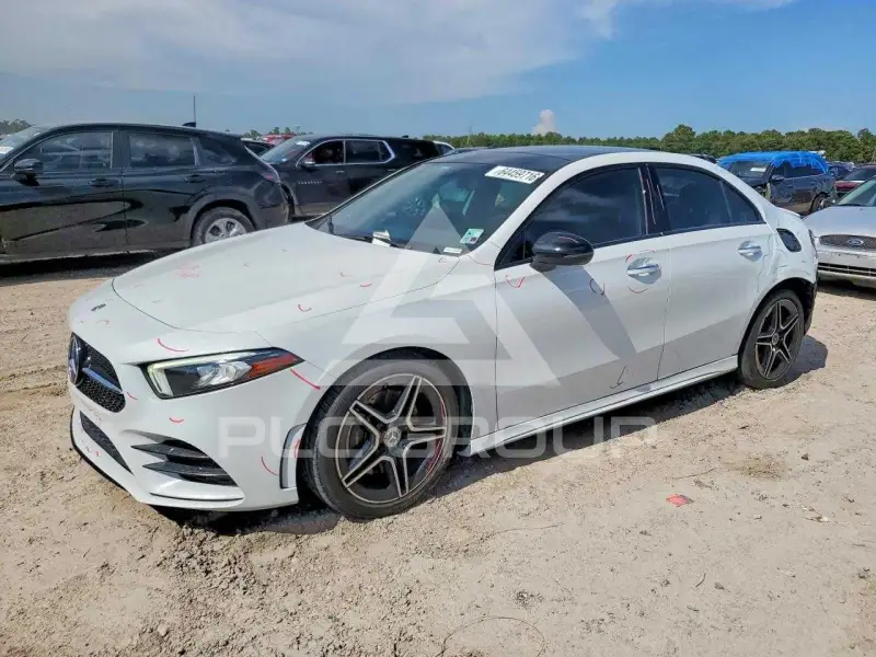 2020 Mercedes Benz A photo