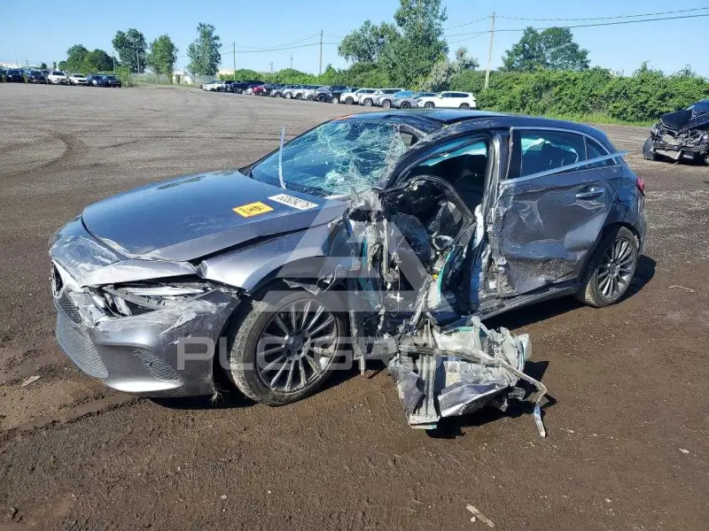 2020 Mercedes Benz A photo