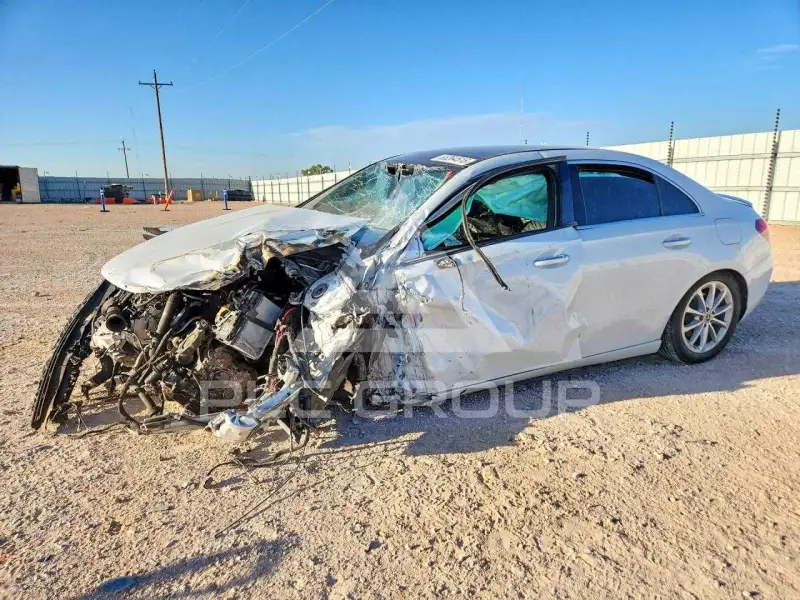 2020 Mercedes Benz A фото
