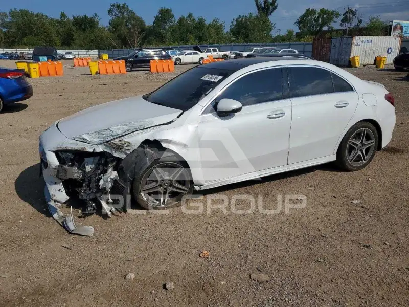 2020 Mercedes Benz A photo
