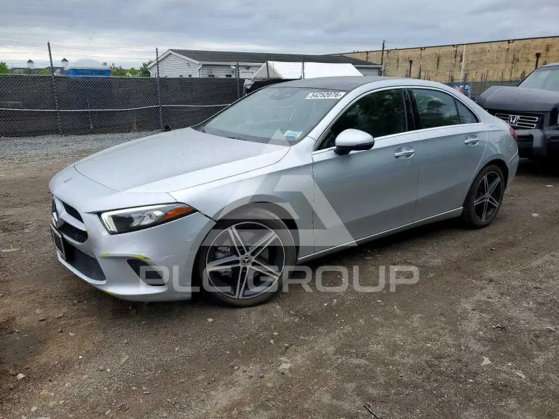 2020 Mercedes Benz A фото