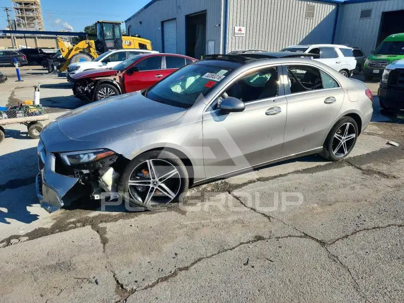 2020 Mercedes Benz A фото