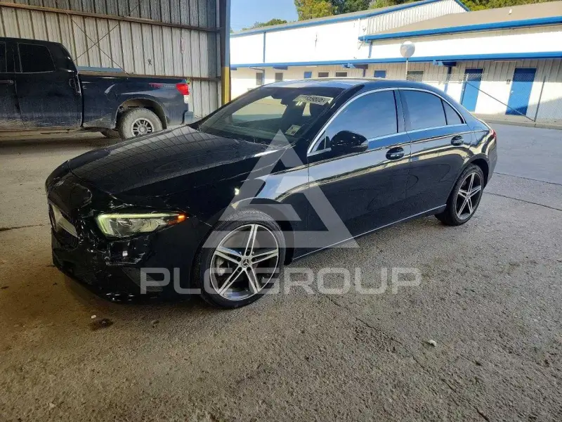 2020 Mercedes Benz A photo