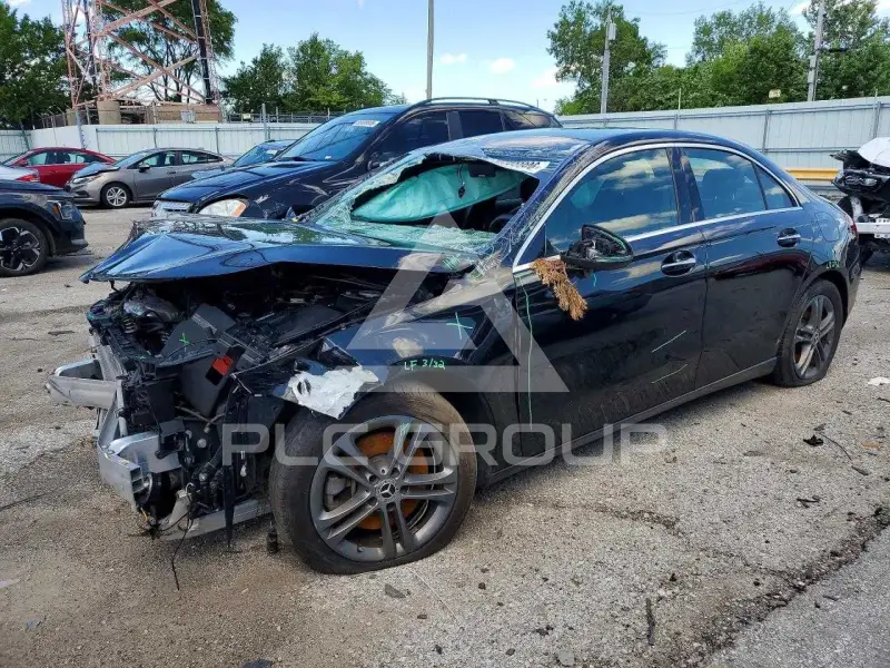2020 Mercedes Benz A фото