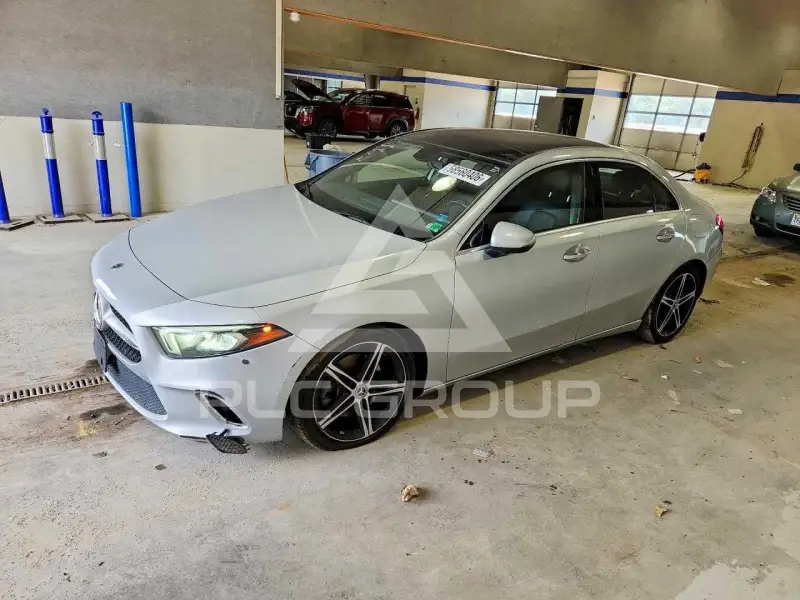 2020 Mercedes Benz A photo