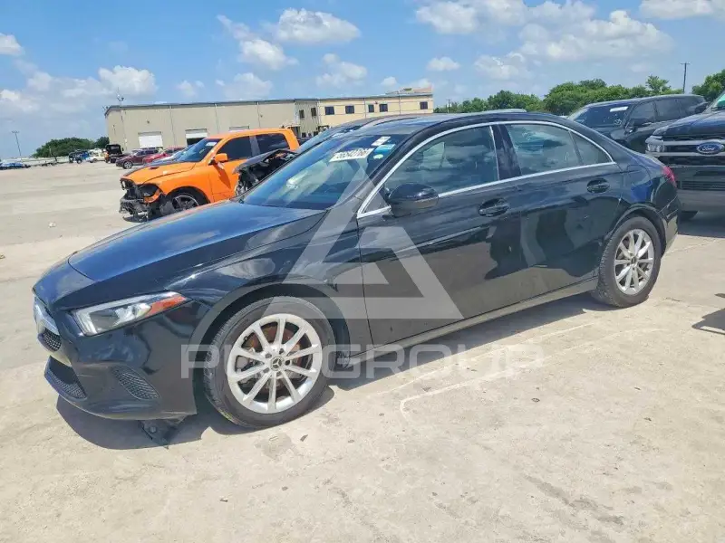 2020 Mercedes Benz A photo