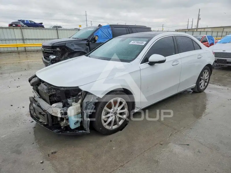 2020 Mercedes Benz A photo