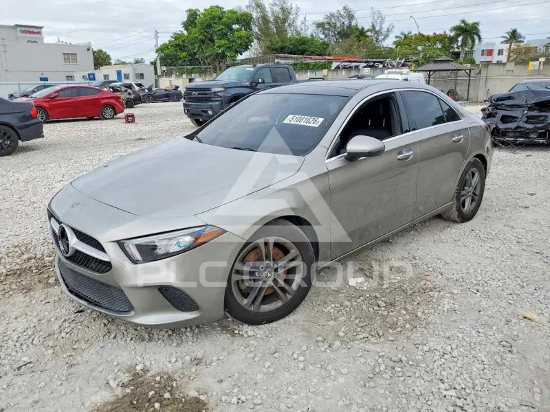 2020 Mercedes Benz A photo