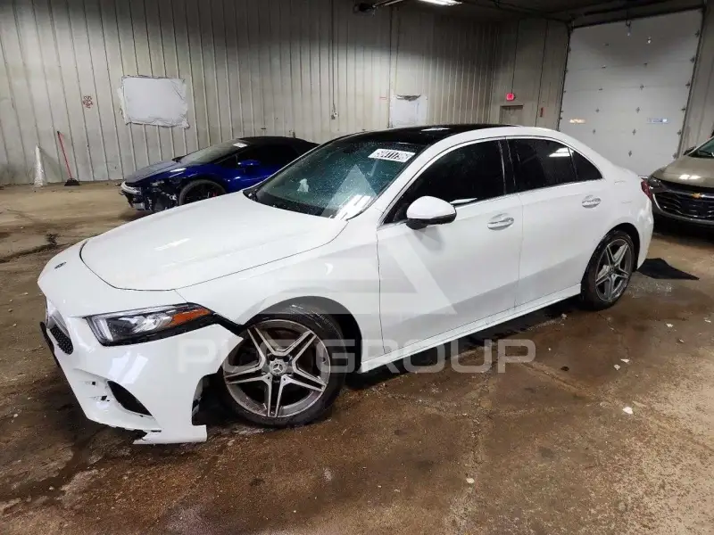 2020 Mercedes Benz A фото