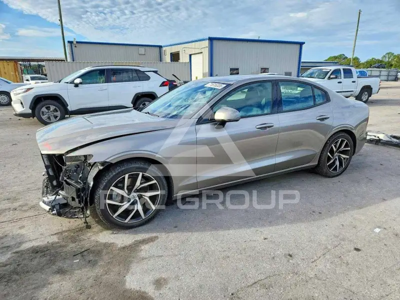 2020 Volvo S60 фото