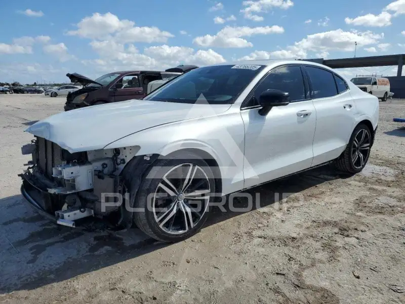 2020 Volvo S60 фото