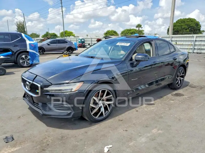 2020 Volvo S60 photo