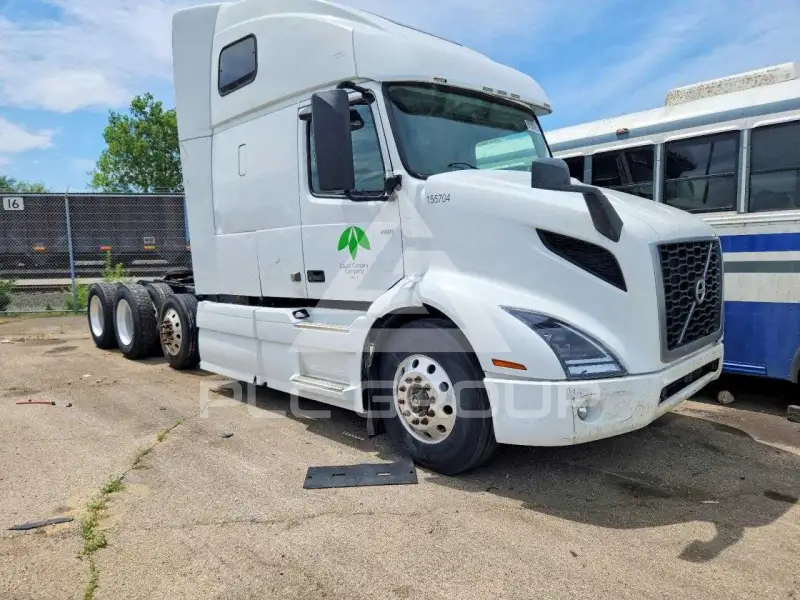 2020 Volvo VNR фото