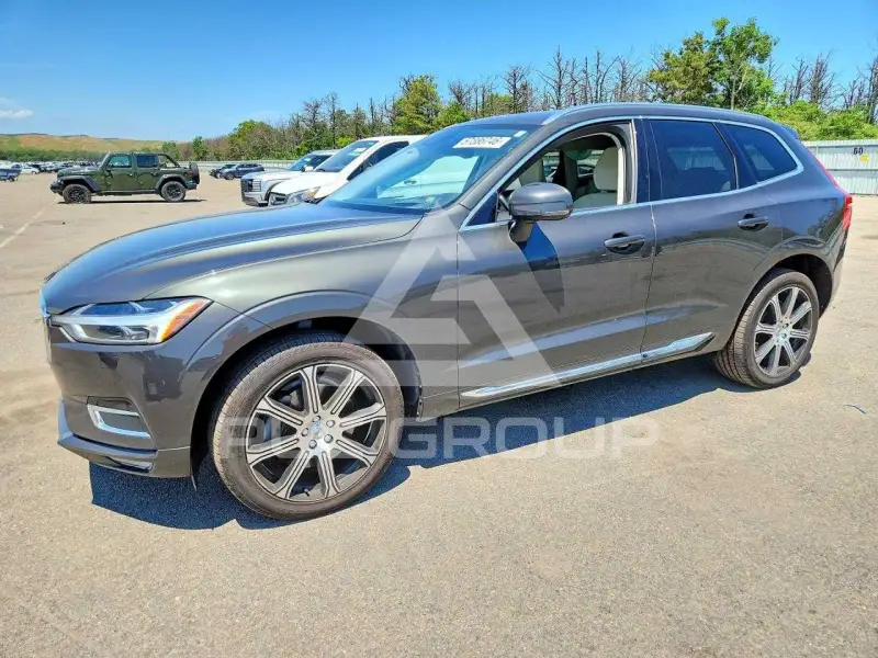 2020 Volvo XC60 photo