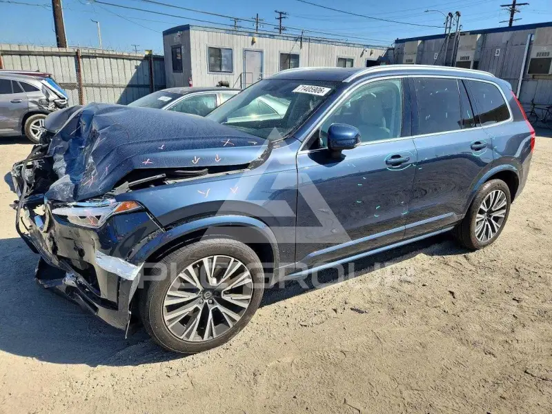 2020 Volvo XC90 photo