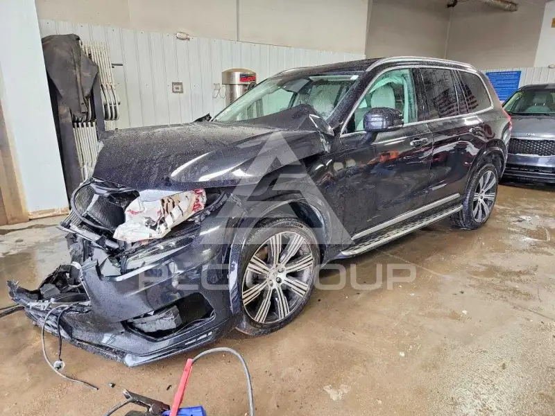 2020 Volvo XC90 photo