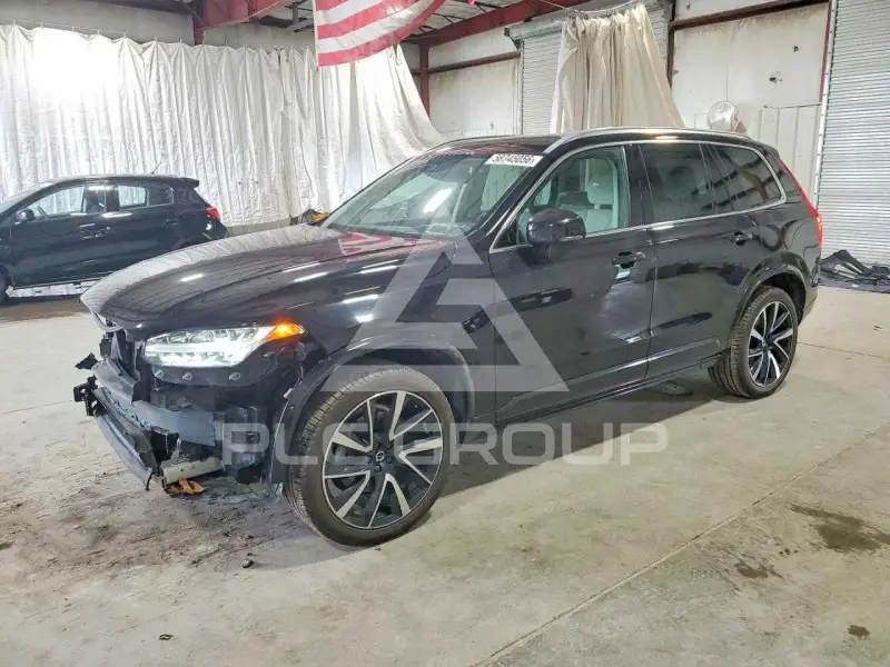 2020 Volvo XC90 photo