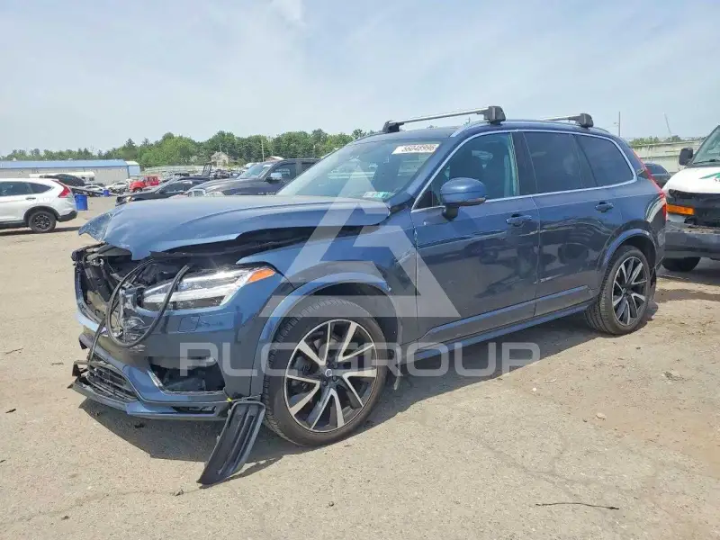 2020 Volvo XC90 photo