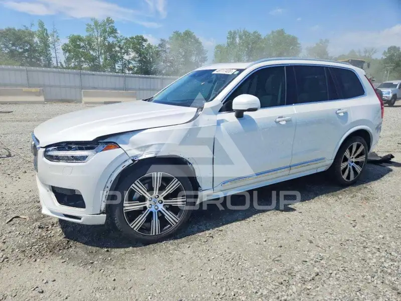 2020 Volvo XC90 photo