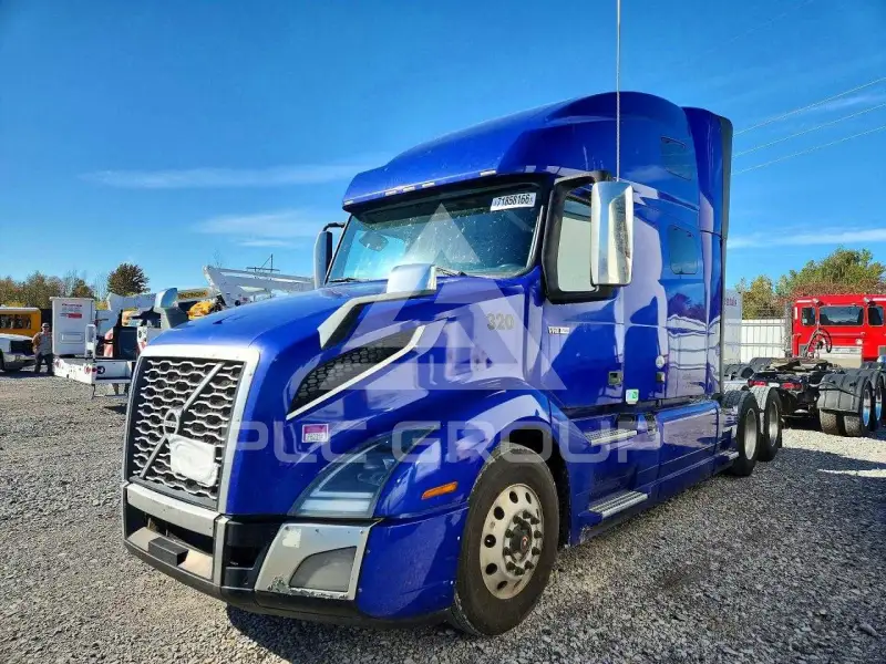 2020 Volvo VNL photo