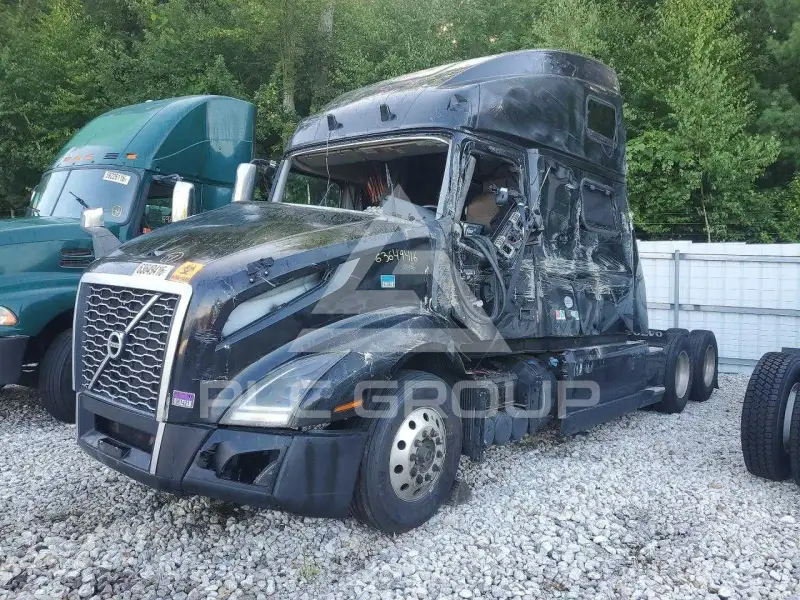 2020 Volvo VNL photo