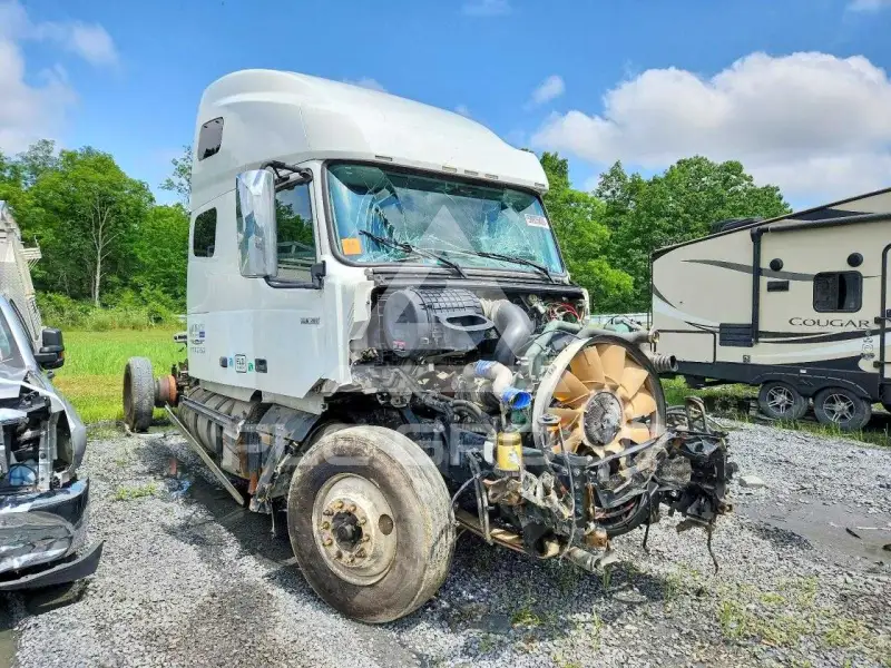 2020 Volvo VNL фото
