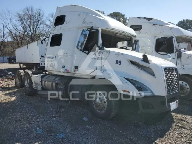 2020 Volvo VNL photo