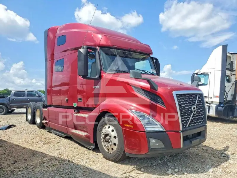 2020 Volvo VNL photo