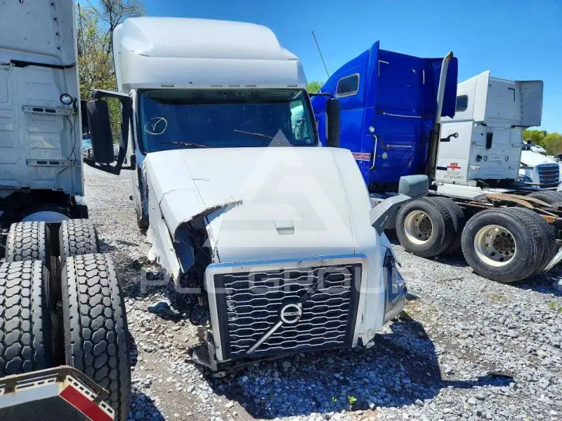2020 Volvo VNL photo