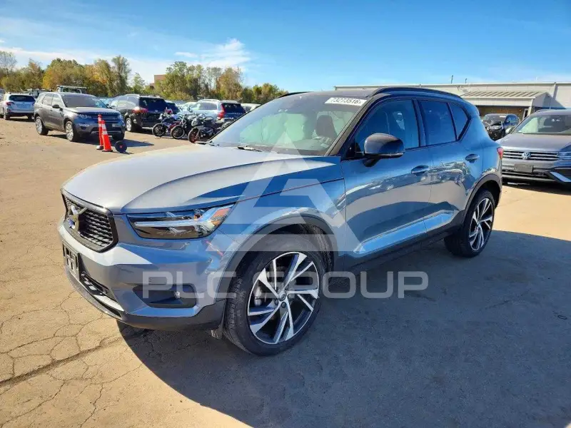 2020 Volvo XC40 фото