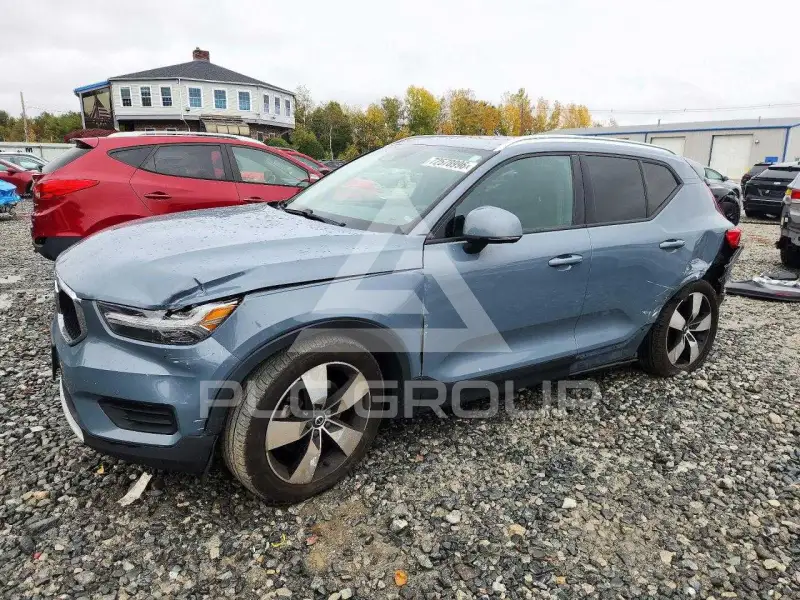 2020 Volvo XC40 фото