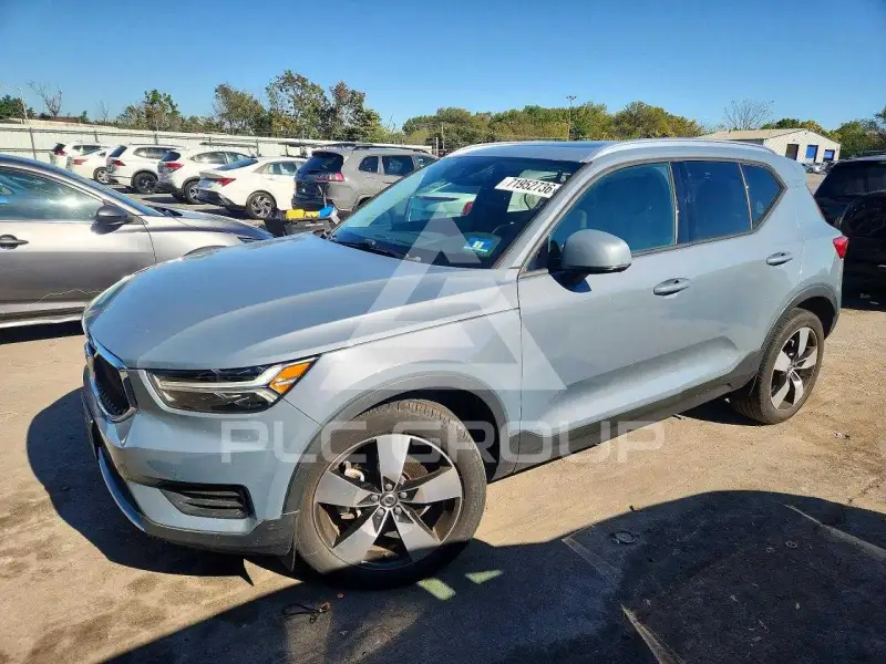 2020 Volvo XC40 фото