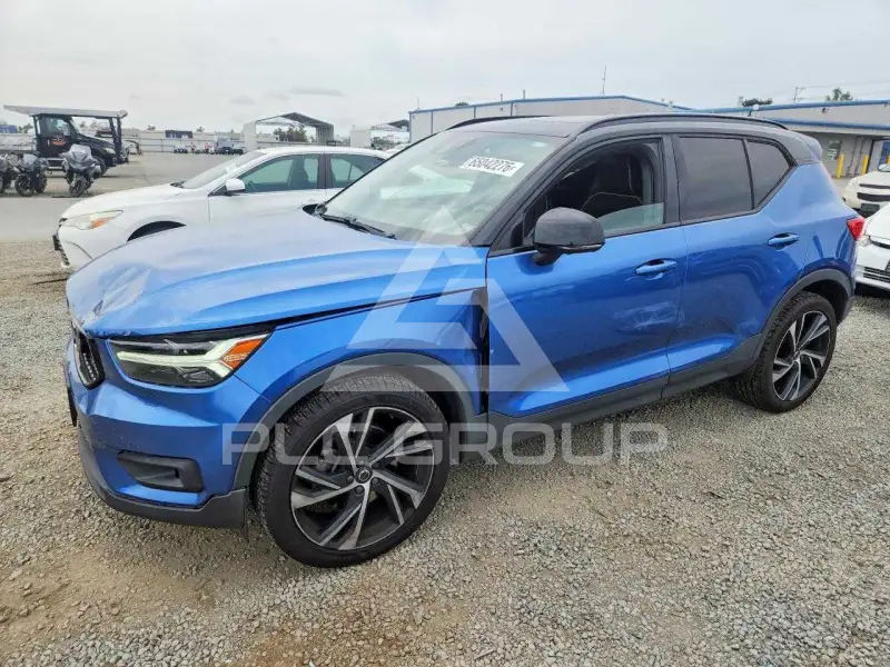 2020 Volvo XC40 фото