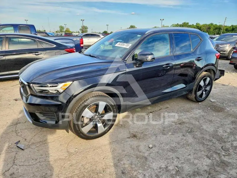 2020 Volvo XC40 фото
