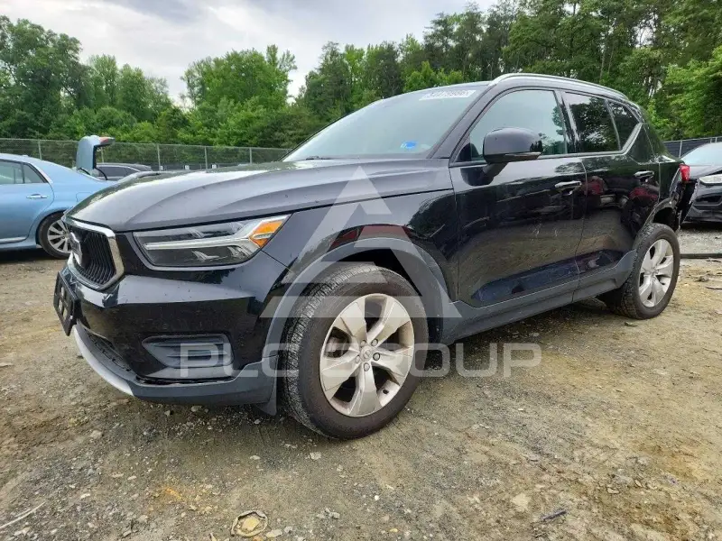 2020 Volvo XC40 фото