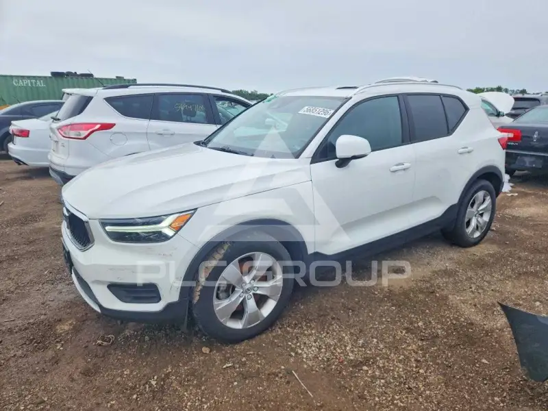 2020 Volvo XC40 photo