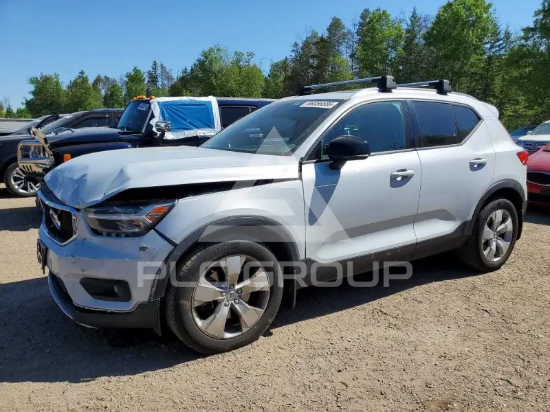 2020 Volvo XC40 photo