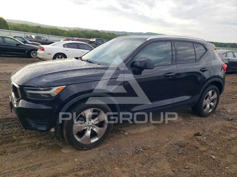 2020 Volvo XC40 photo