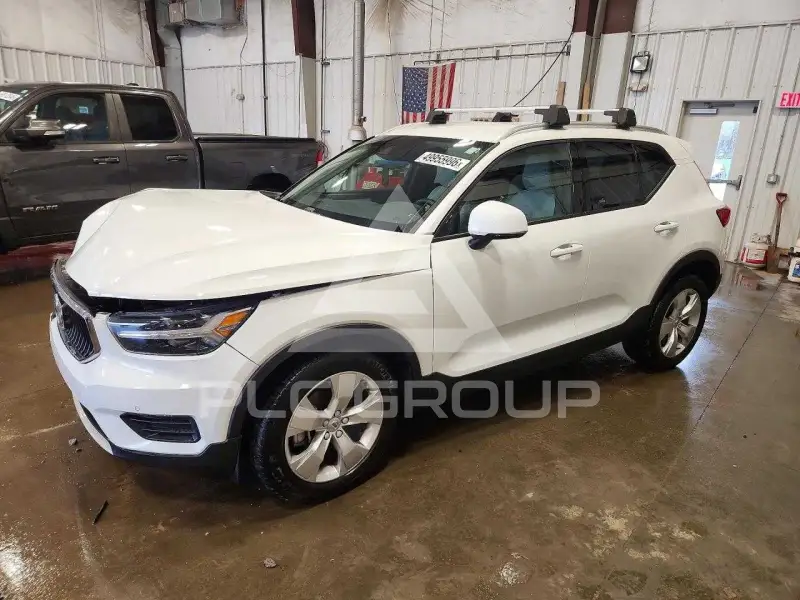 2020 Volvo XC40 photo