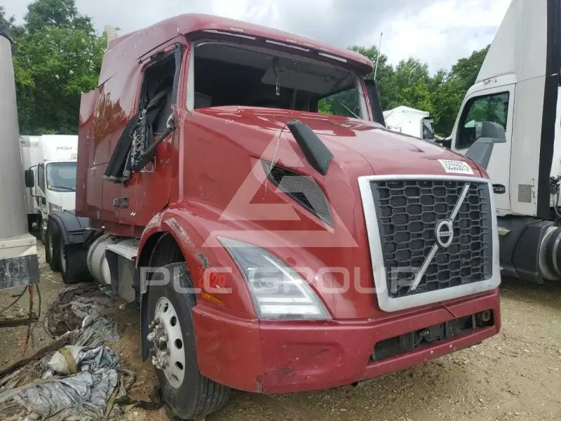 2020 Volvo VNR фото