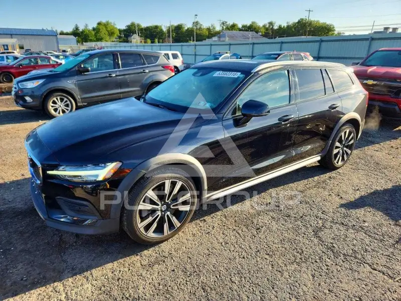 2020 Volvo V60 фото