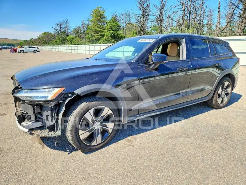 2020 Volvo V60 photo