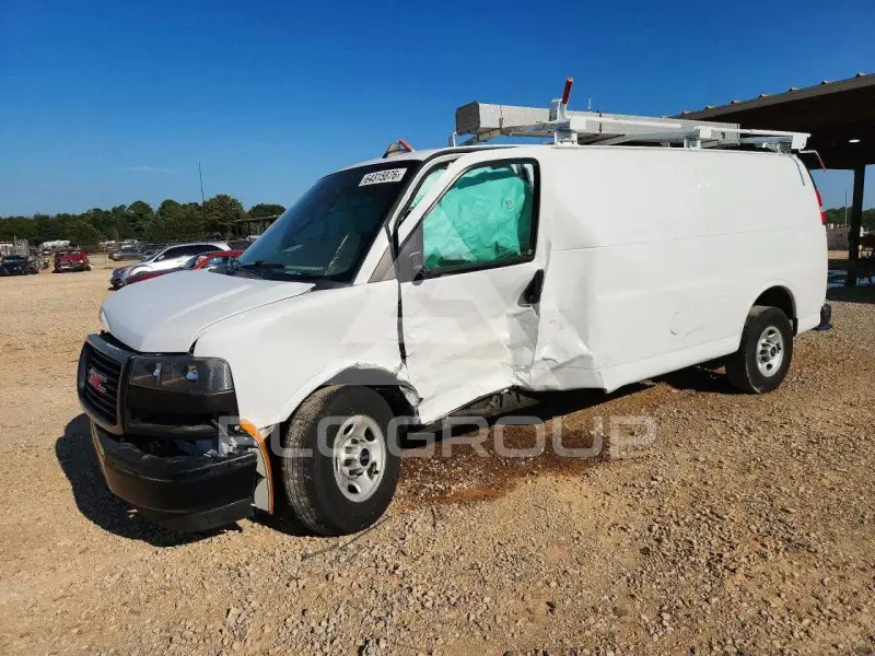 2020 GMC Savana photo