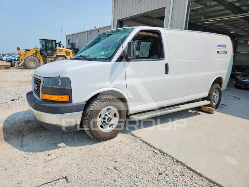 2020 GMC Savana photo