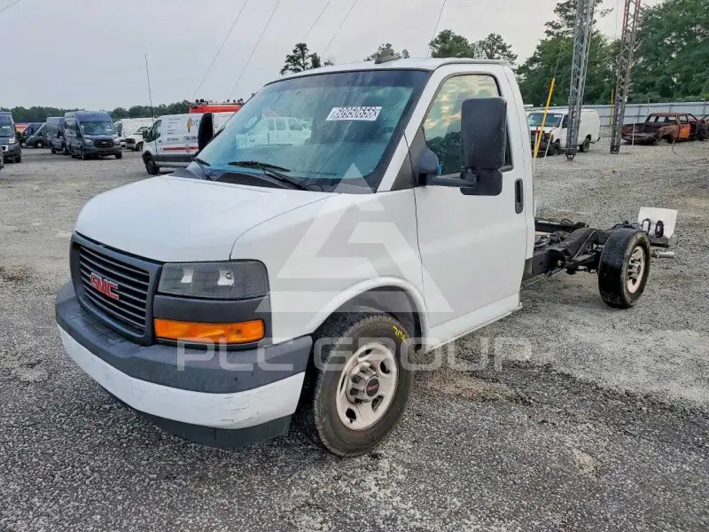 2020 GMC Savana photo